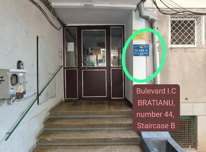 Old Town Within * Βουκουρέστι