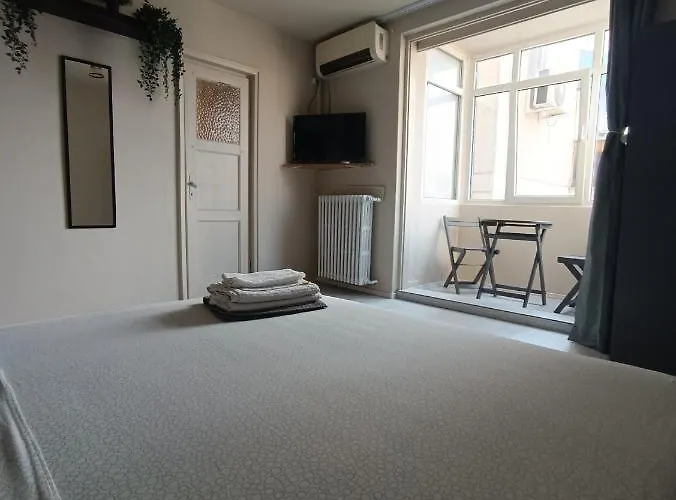 Апартаменти Old Town Within Бухарест